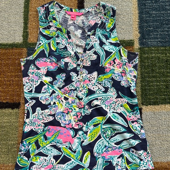Lilly Pulitzer Navy Floral Tank Top excellent condition - Picture 1 of 5